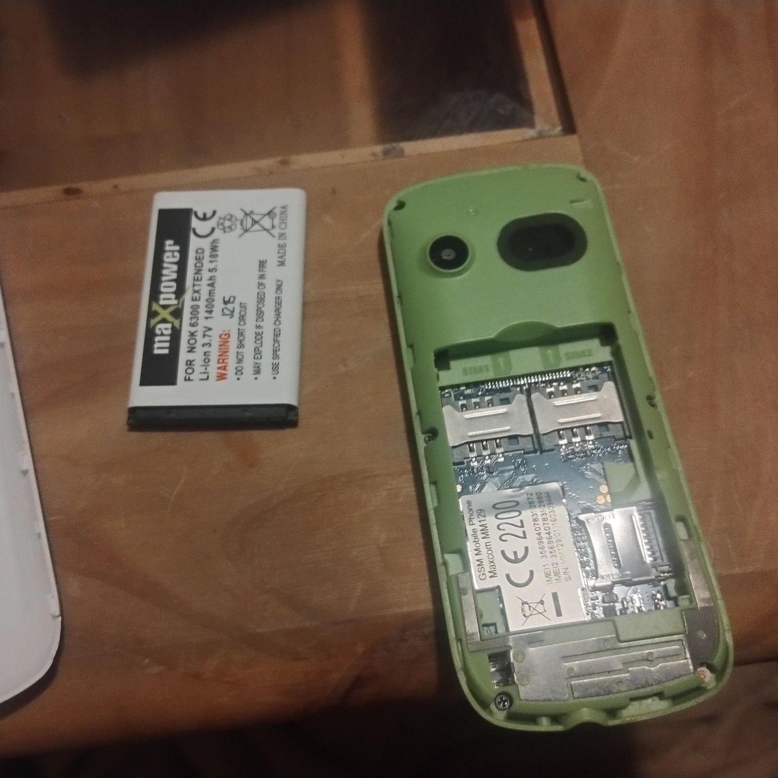 Telefon. Seniora maxcom