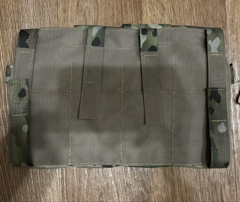 Вставка на передню панель з підсумками під магазини від UTactic