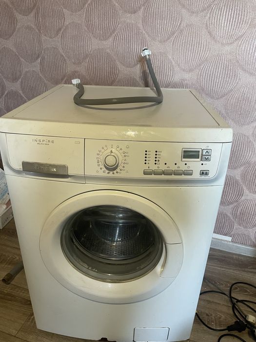 Пральна машинка електролюкс