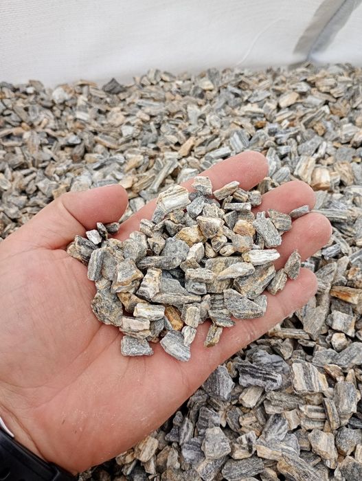 Kora kamienna, sosnowa, grys, otoczak, żwir, ziemia, kruszywo