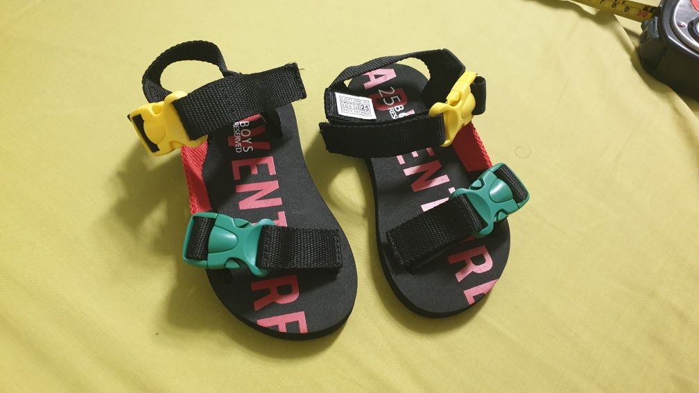 Buty sandały Reserved kids NOWE R. 25