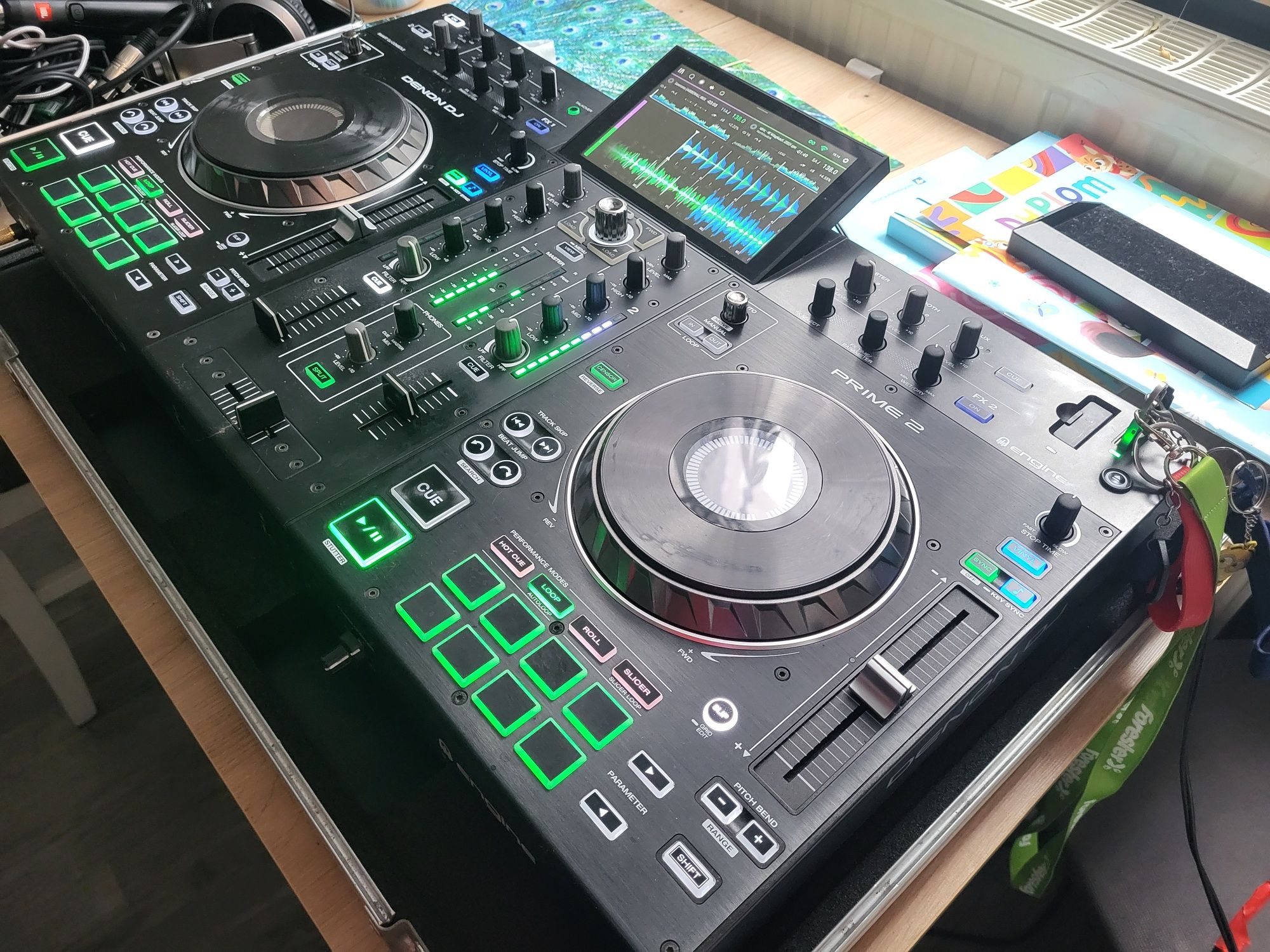 Sprzedam  konsolę Denon prime plus case case