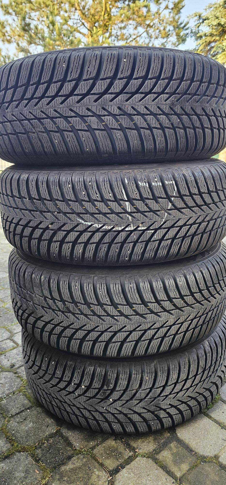 Komplet opon Nokian Winter 235/60/R18 (Rozmiar felg 8,00x18x108,00 ET