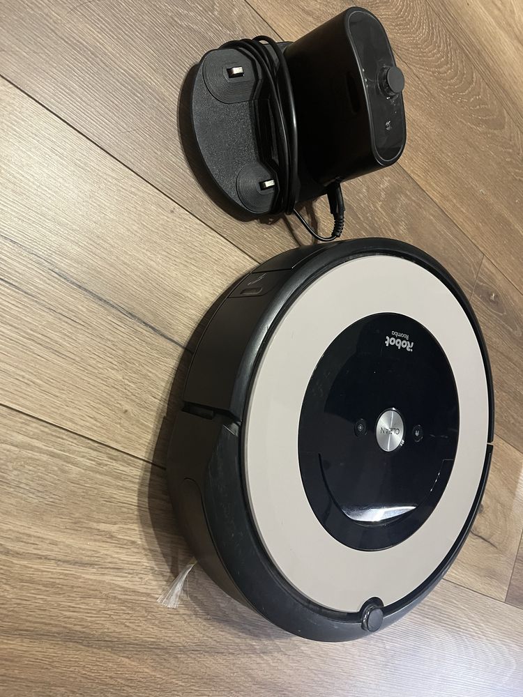 Robot sprzatajacy iRobot Roomba e5