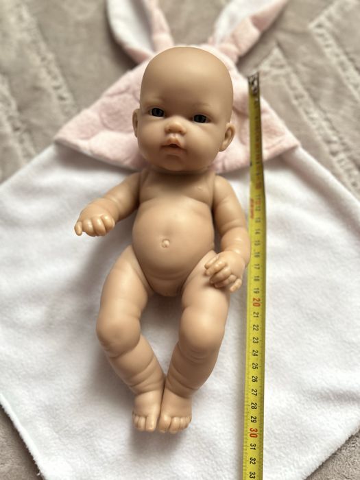 Lalka bobas przypominajaca prawdziwe dziecko wraz z ubrankami