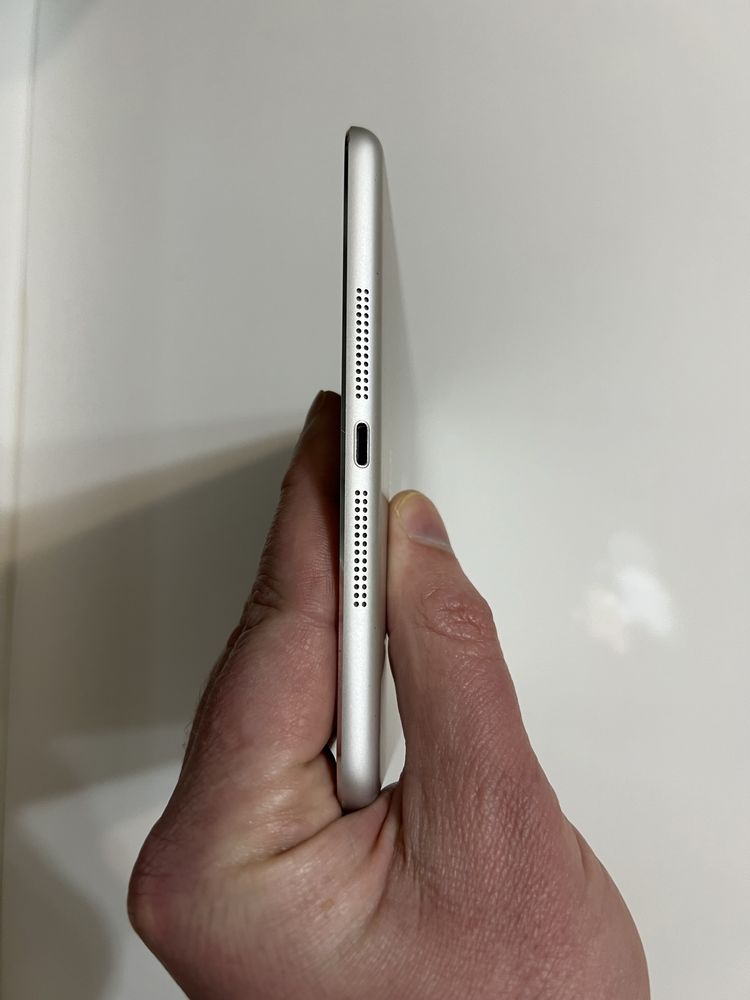 Apple iPad mini Wi-Fi 16GB White