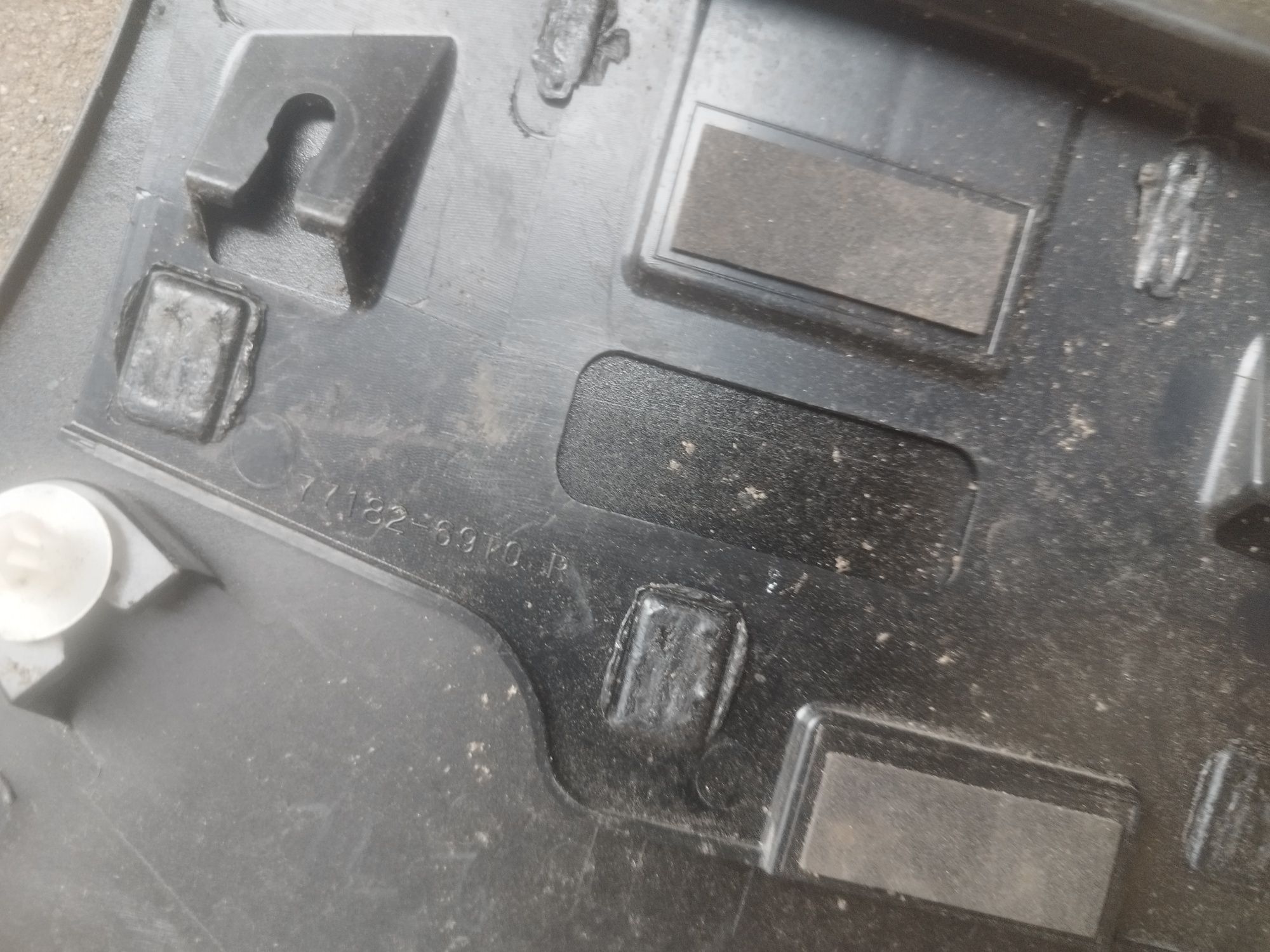 Swift vii mk9 listwa nakładka na błotnik tył słupek dachowy