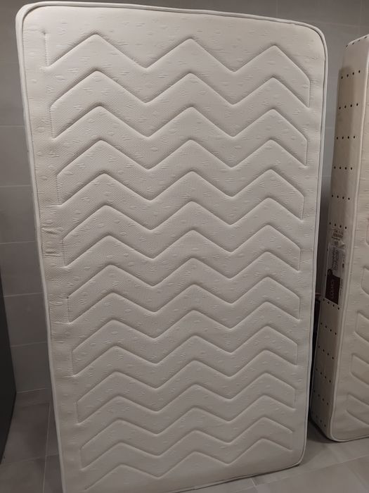 Colchões em muito bom estado