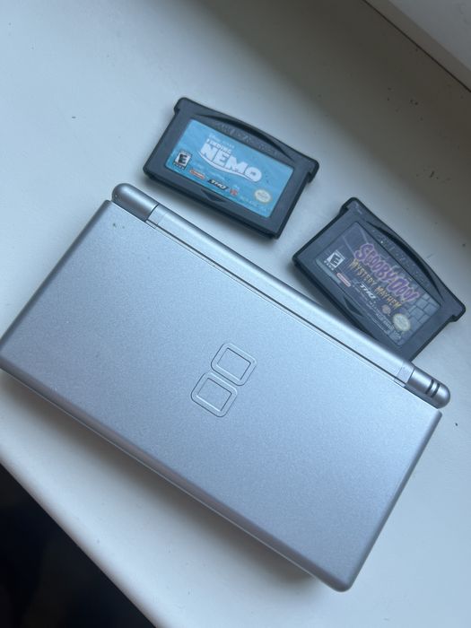 Nintendo ds lite +2 гри