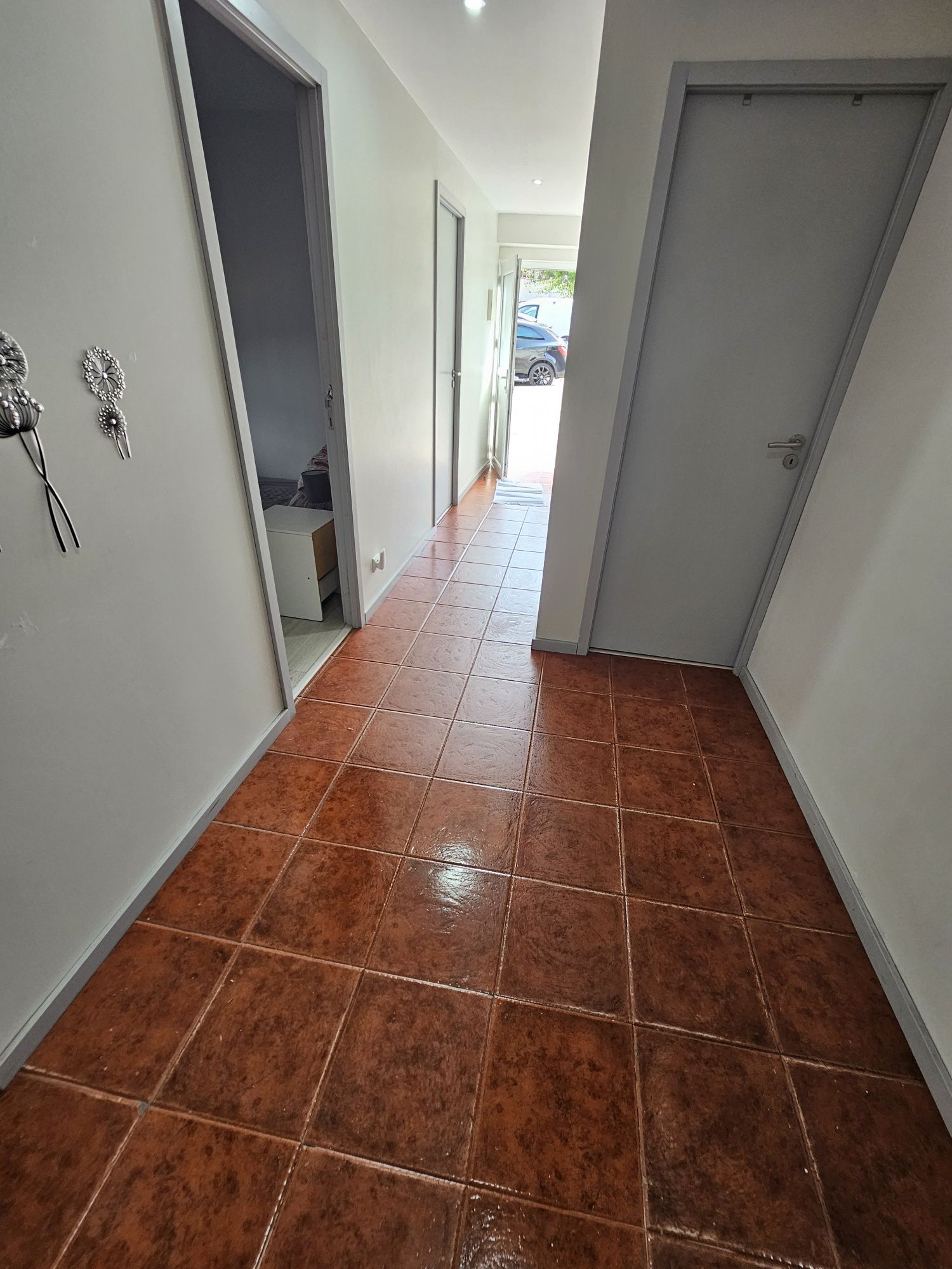 Alugo 1 Quarto em Moradia