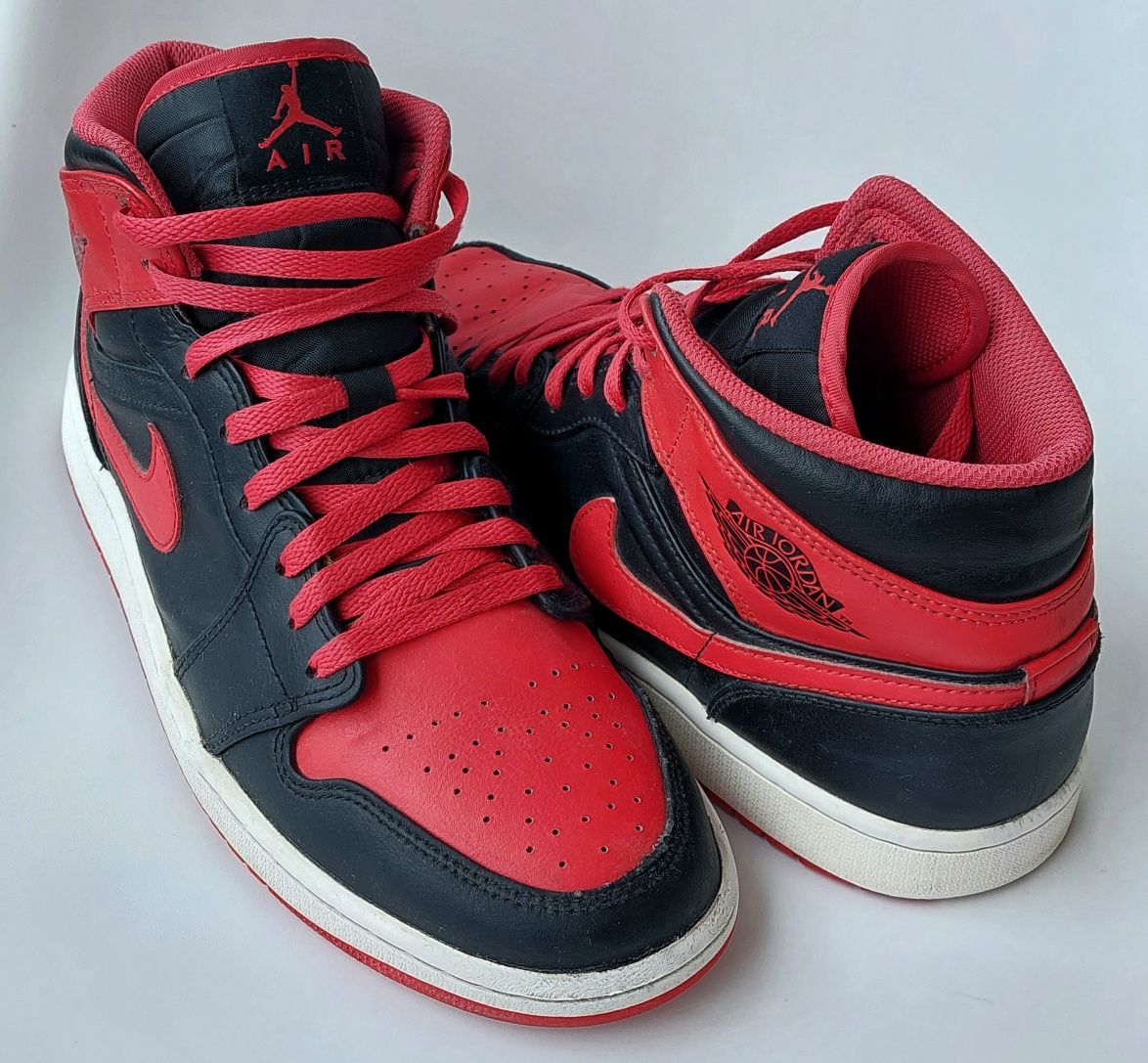 Buty Nike Air Jordan 1 Mid Alternate Bred roz.44,5
