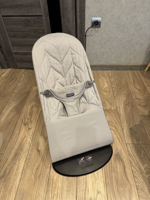 Шезлонг BabyBjorn