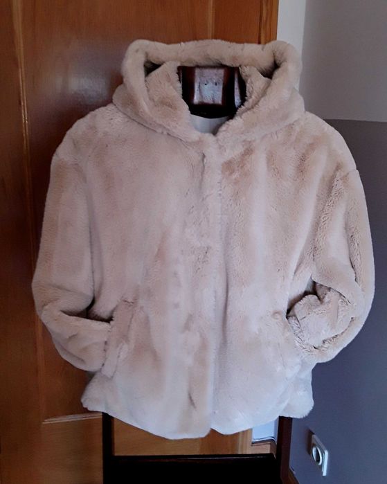 Casaco de pelo sintético, beije, da Zara - muito quentinho! NOVO!