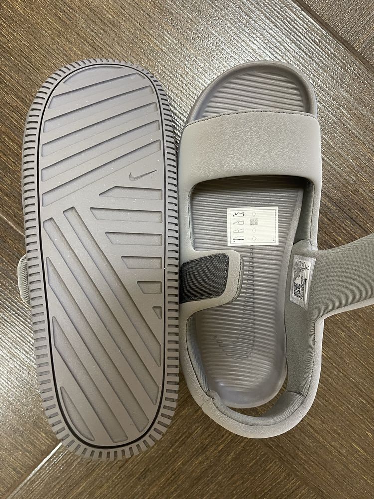 Сандали женские NIKE