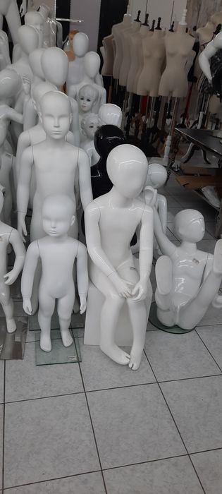 Paineis, Expositores e Manequins para Lojas (NOVOS)