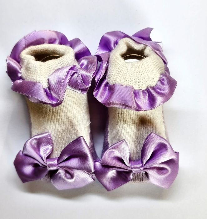 Skarpetki z kokardą. Idealne na prezent.