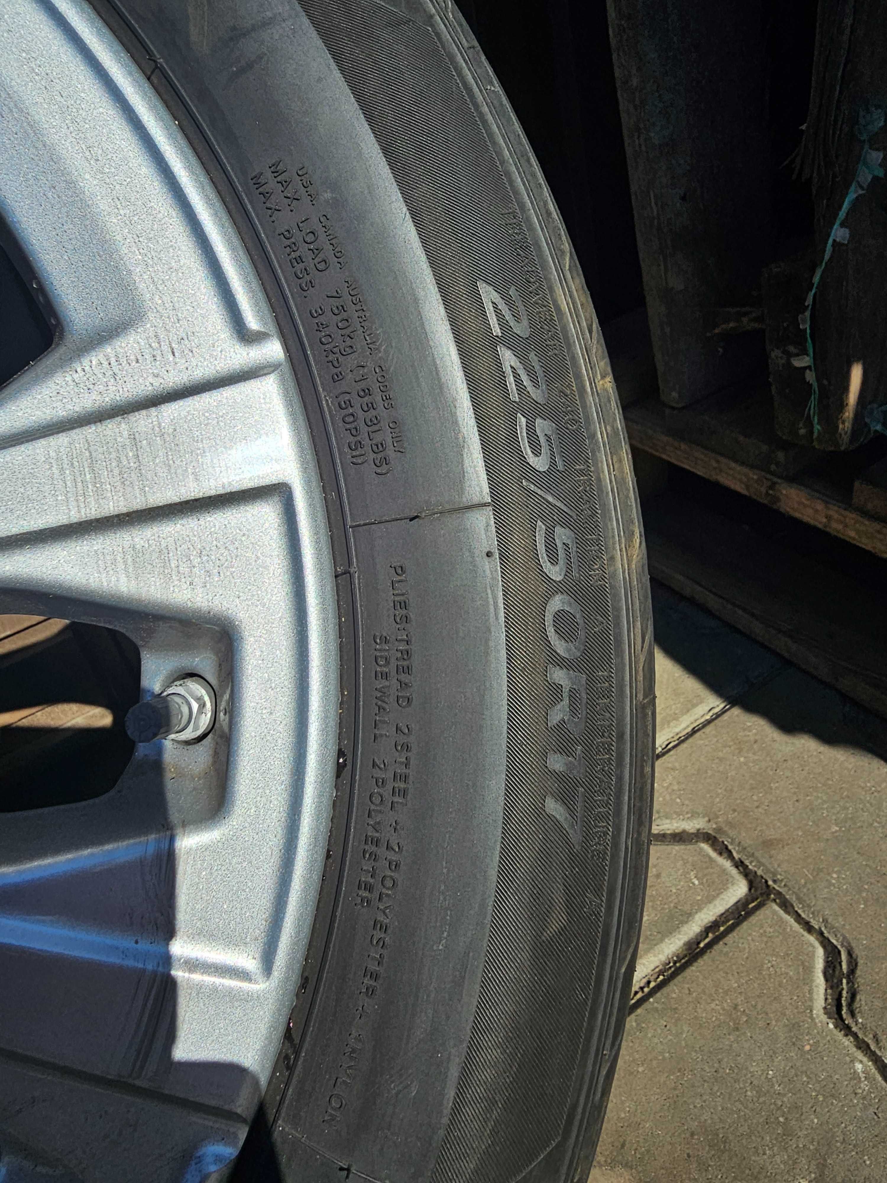 Felgi Alum. z Oponami Letnimi BMW 225/50R17 Rozstaw 5x112 Et 30