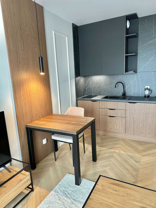 Nowa przytulna kawalerka plus duży balkon -  ul. Hallera 204