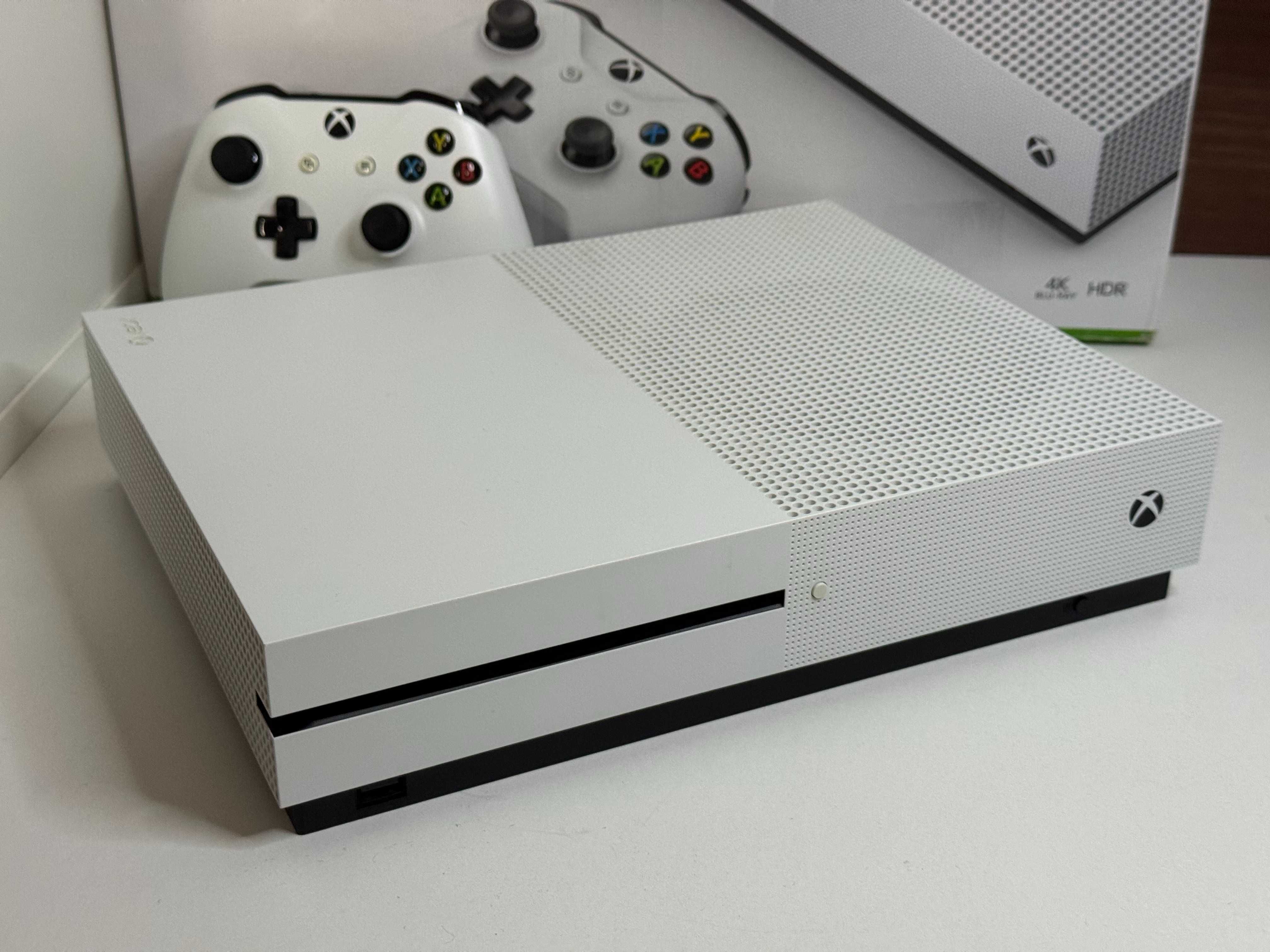 Konsola XBOX ONE S 1TB z Padem Napędem i Pudłem Super Stan
