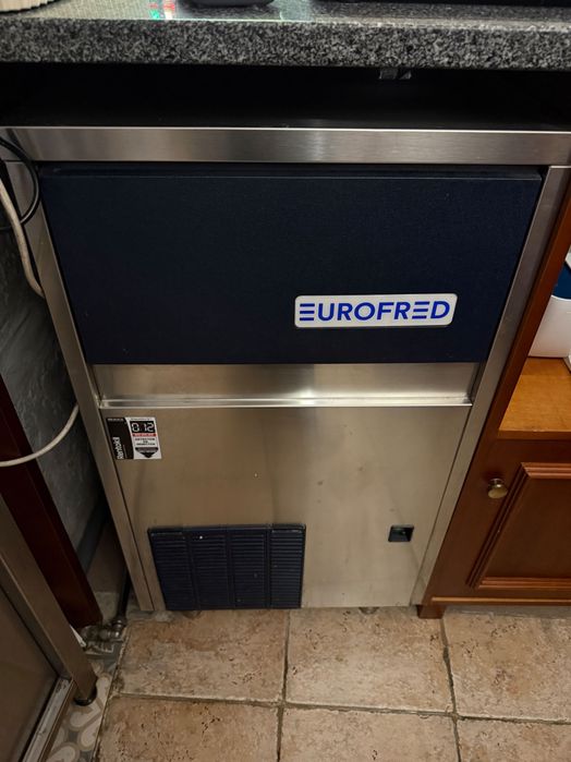 Eurofred Máquina Gelo CP20