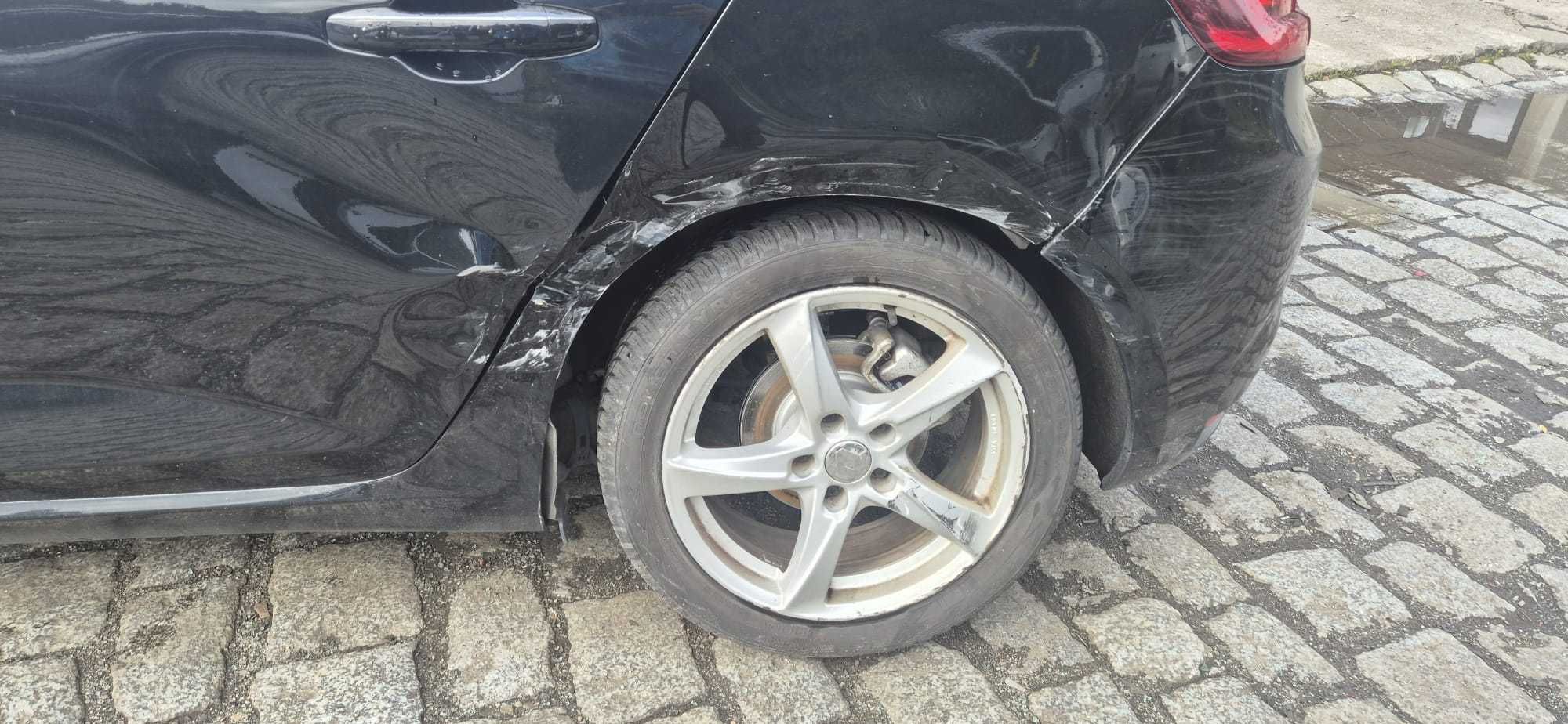 Renault megane 1.2b led masaż skóra, nowe opony bose pierwsza szkoda