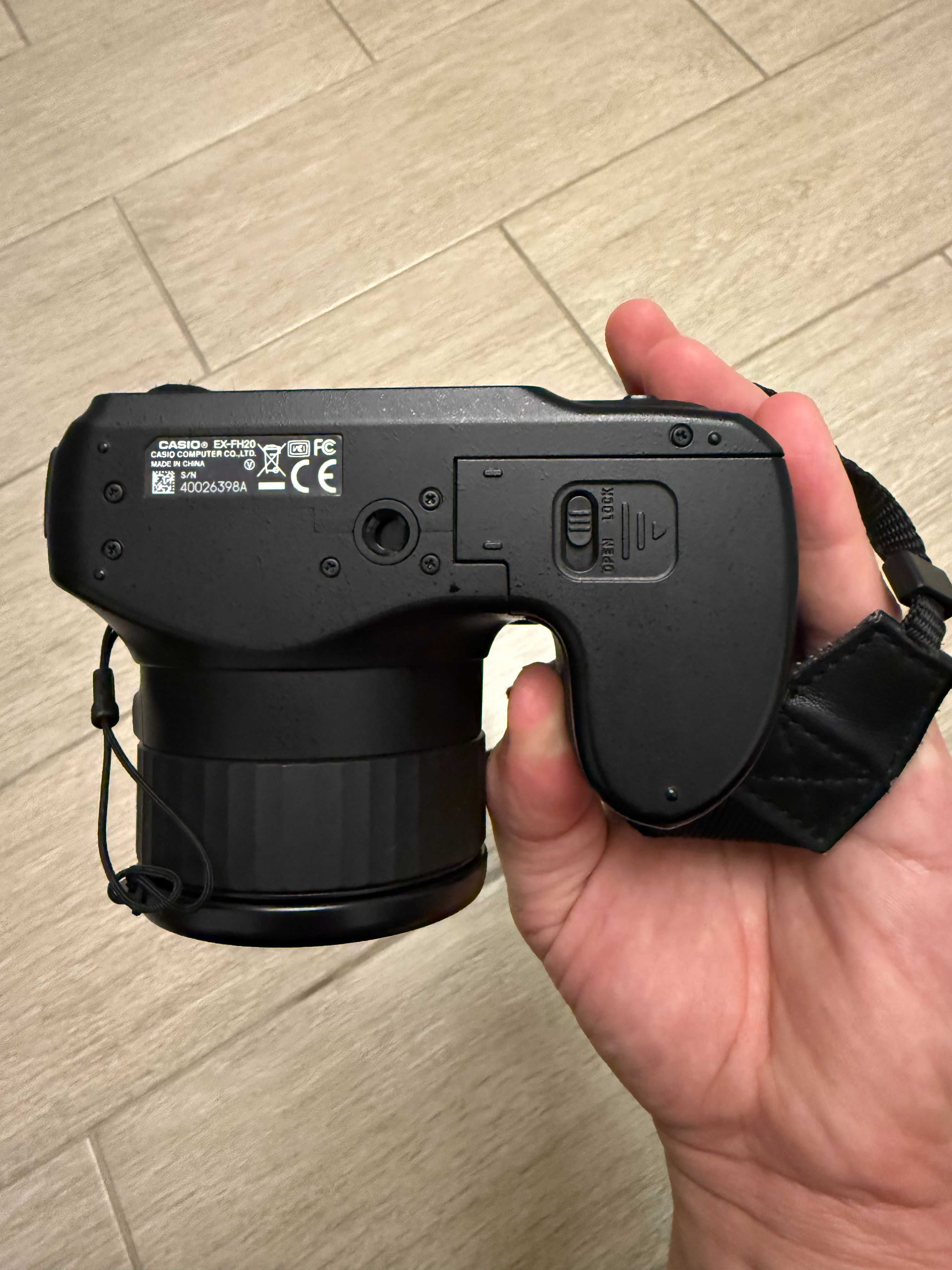 Фотоаппарат CASIO exilim EX-FH20