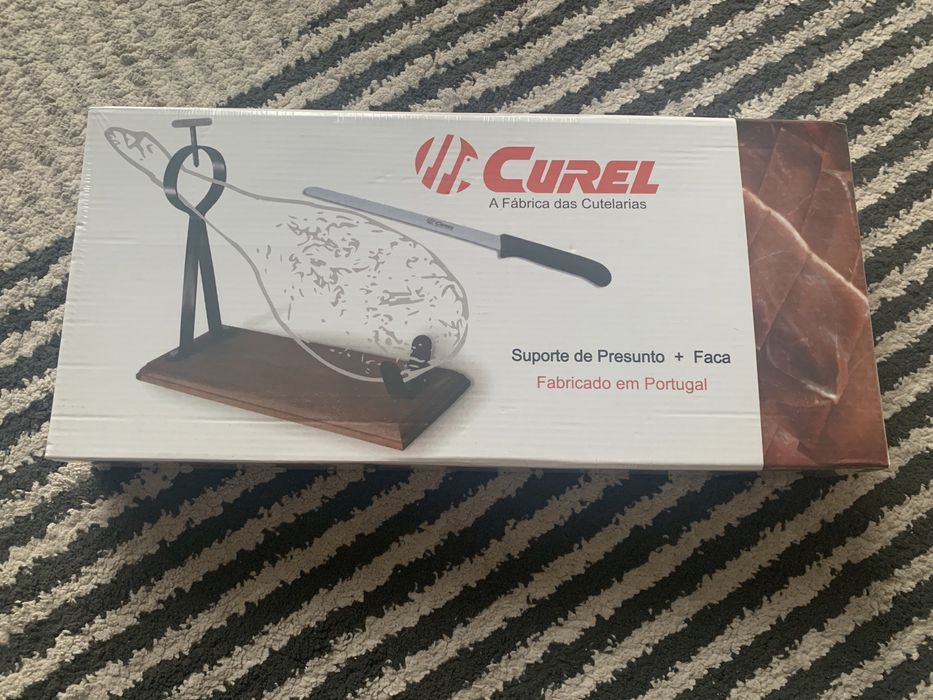 Suporte de presunto com faca