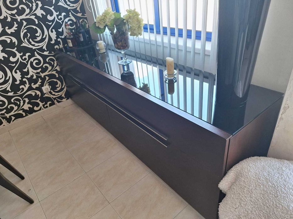 Aparador de sala de madeira maciça em wengue