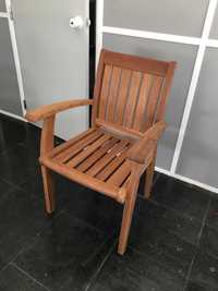 vende-se cadeira nova em madeira teca, muito forte
