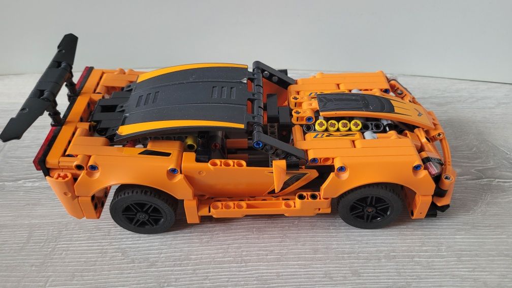Klocki lego Technic 42093 Chewrolet Corvette  Corvett