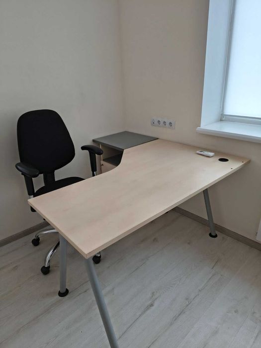 Розпродаж Офісних меблів та техніки - приємні ціни