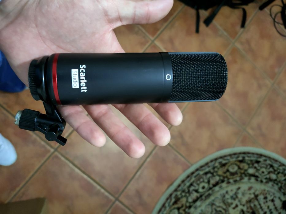 Scarlett 2i2 3gen + microfone Scarlett studio