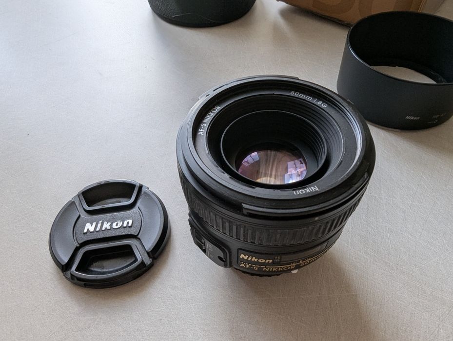 Nikon D5100 + nikkor 50mm 1.8, 35mm 1.8, 18–105mm + аксесуари