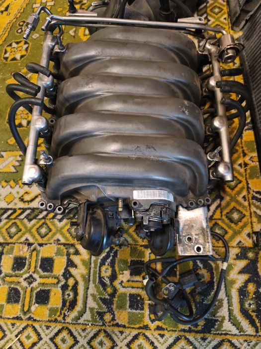 Kolektor ssący audi A8 D3