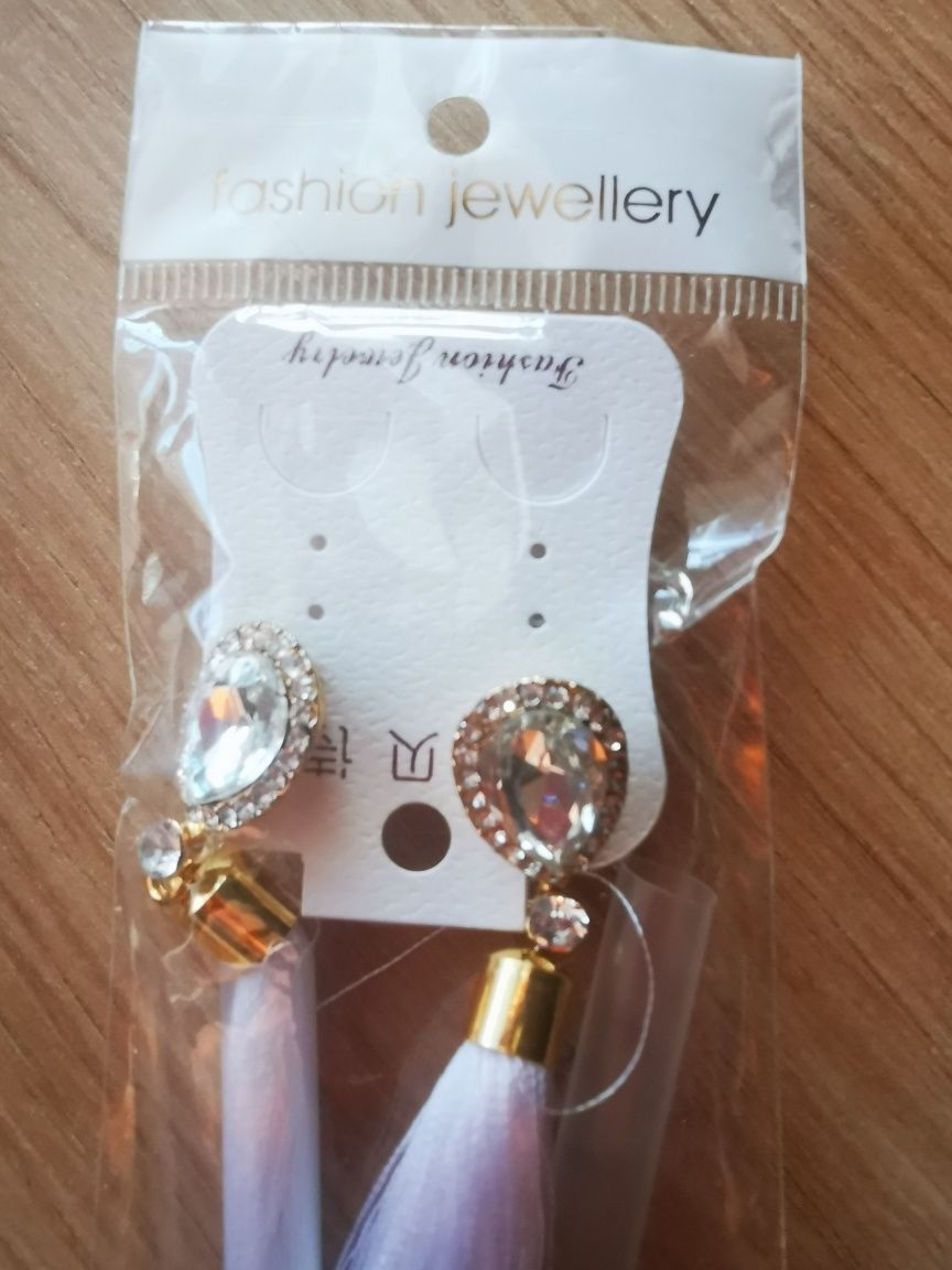 Kolczyki fashion jewellery chwost białe