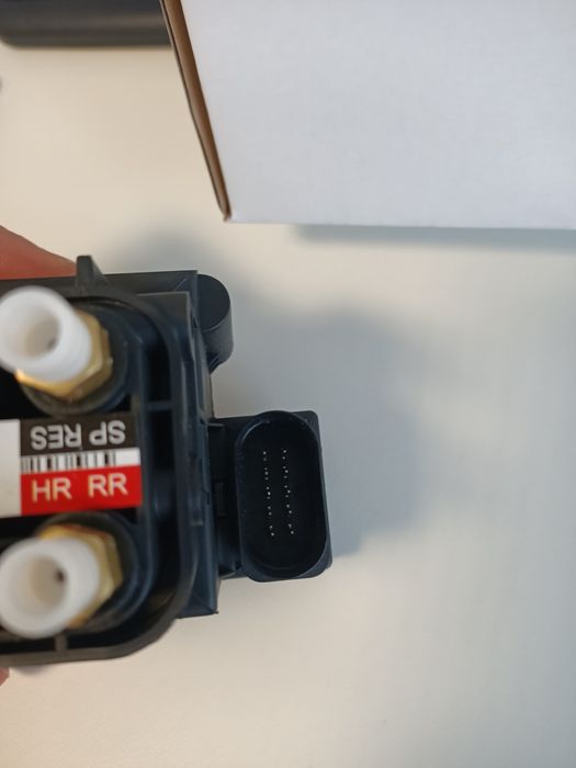 ZAWÓR AIRMATIC  Mercedes W164 W166 W221