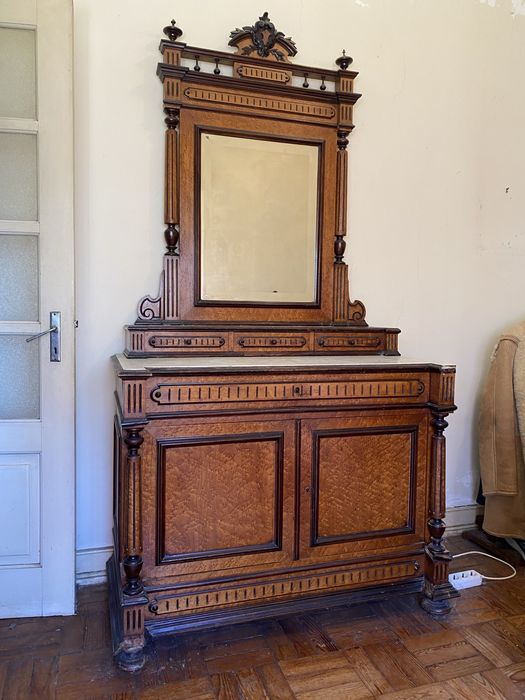 Imponente comoda antiga para restauro
