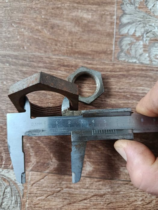 Контргайки ,контрольна гайка