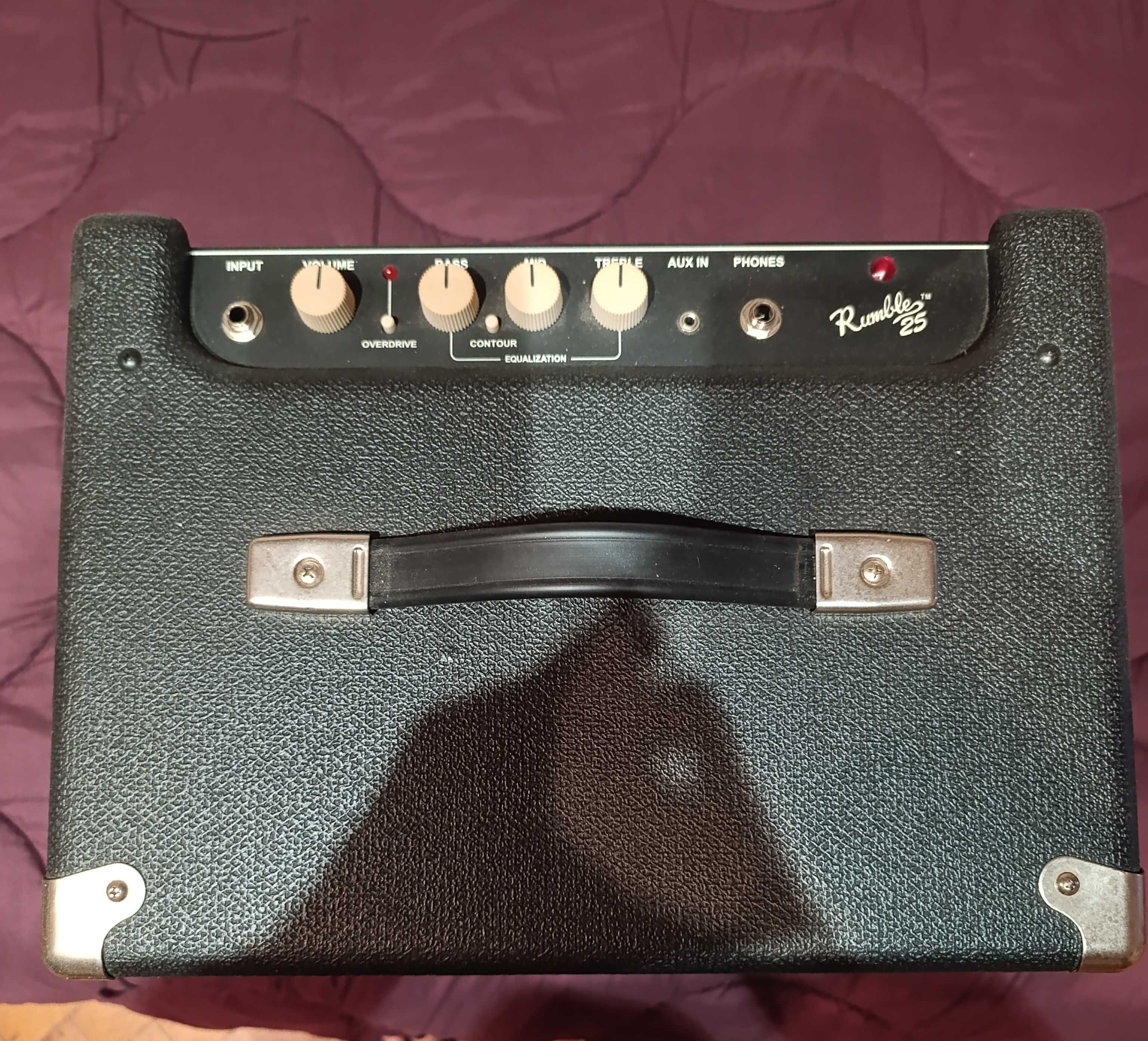 Hughes & Kettner TubeMeister Deluxe 20; Fender Rumble 25 watts