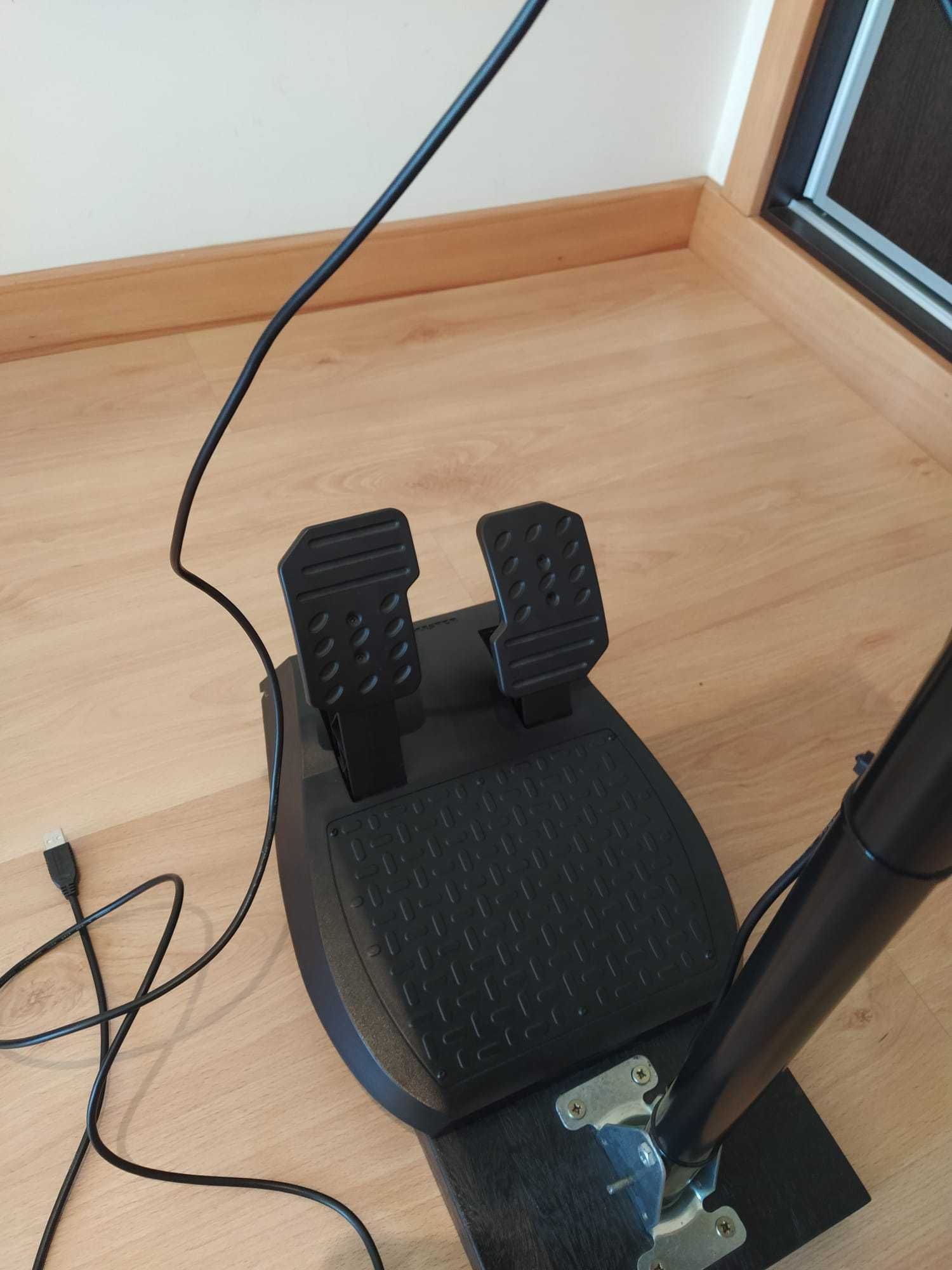 Volante e pedais Thrustmaster T80 para Playstation