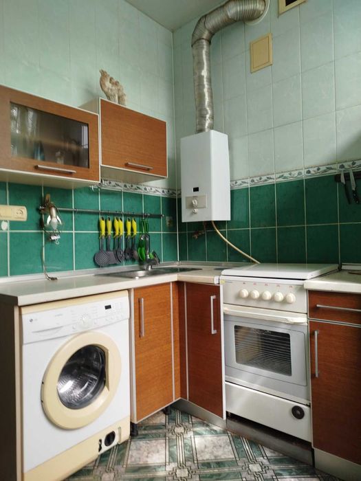 Продам 1-комн кв р-н Одеской, 2/2, ул. Зерновая 16000 торг