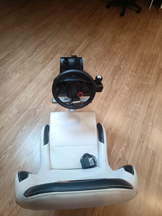 Cadeira playseat com pedais e volante