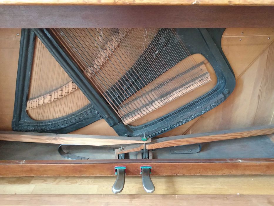 Pianino używane Georg Neumann
