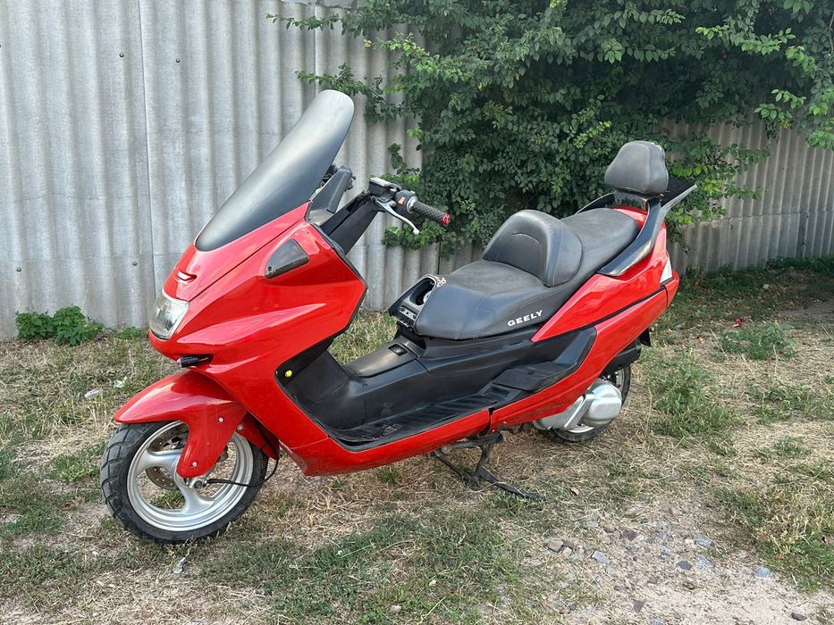 Продам Макси скутер Geely 250