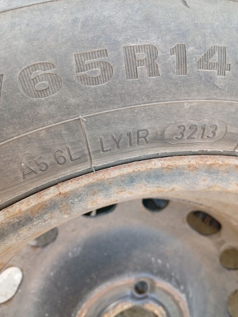 Резина зимняя DUNLOP на дисках .