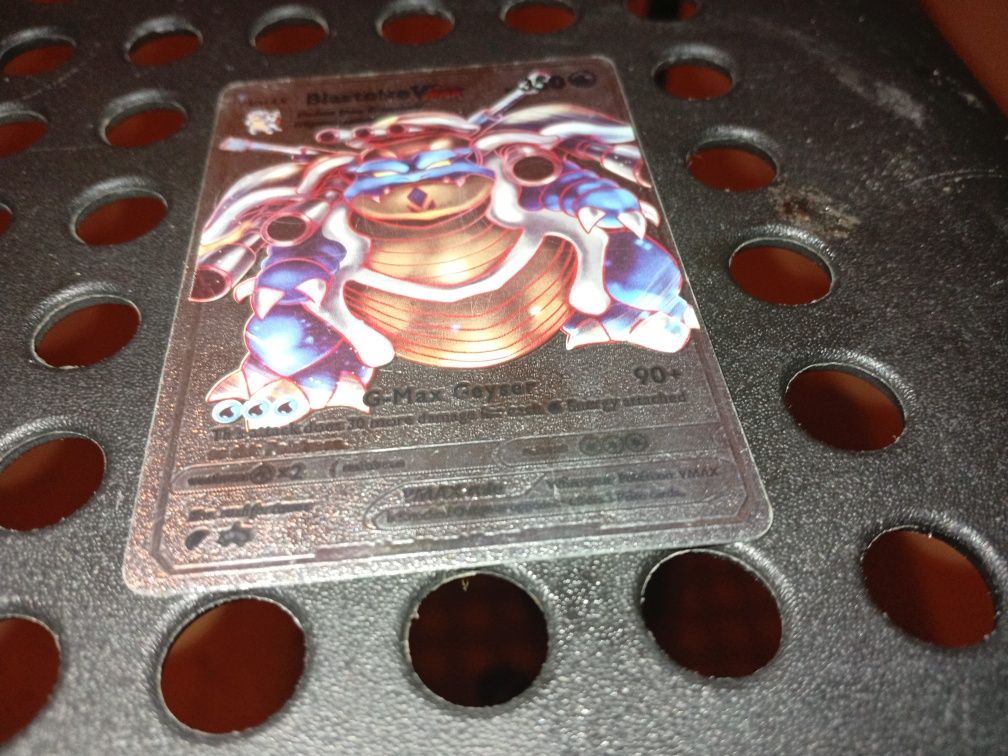Cards Pokémon (dourados e prata)
