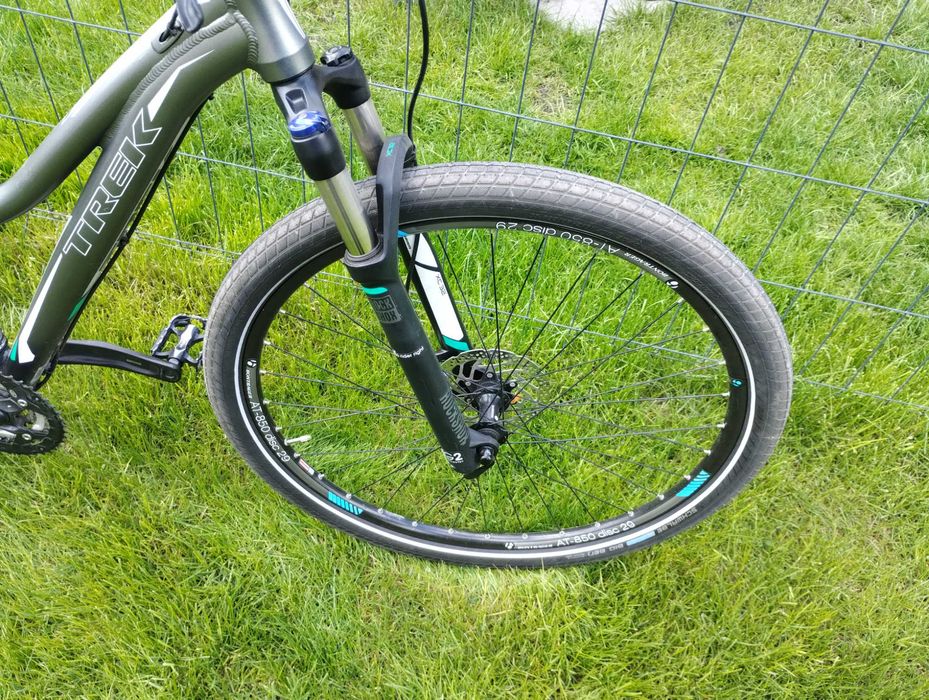 Rower TREK Cali SL koła 29 ROCKSHOX Shimano Deore Alivio Hydrualik Sky