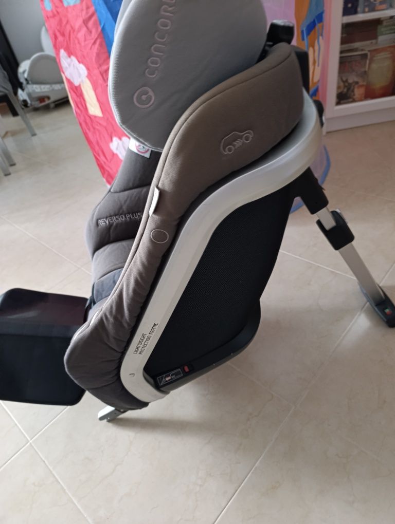 Cadeira Auto Concord Reverso Plus i-Size (0-4 anos)