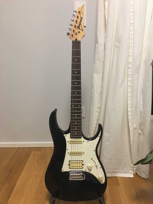 Ibanez RX40 Stratocaster (1996–1997) 
Indonesia в чехле+гаджеты