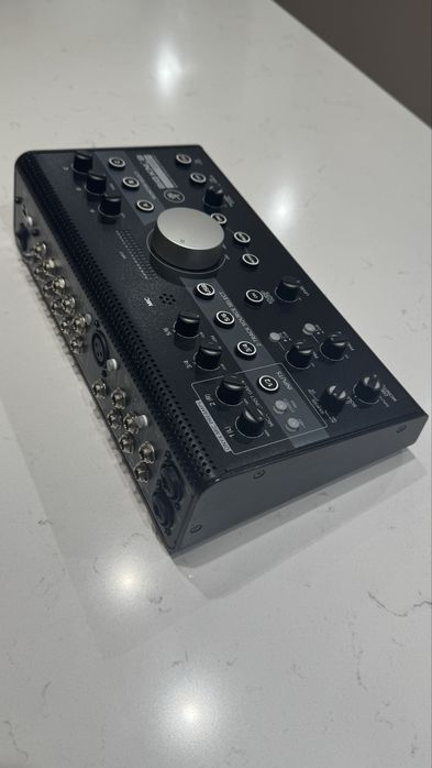 Controlador monitor Mackie Big Knob Studio+